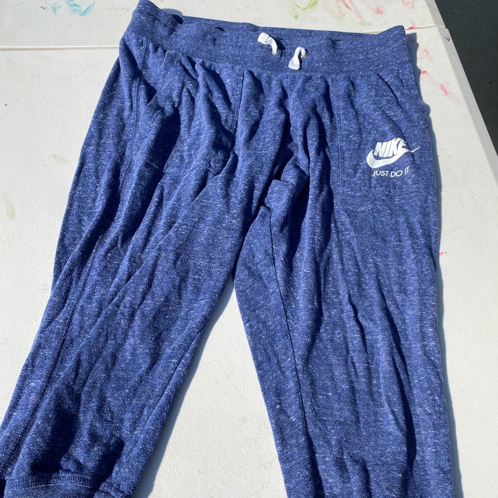 Nike capris jogger sweatpants